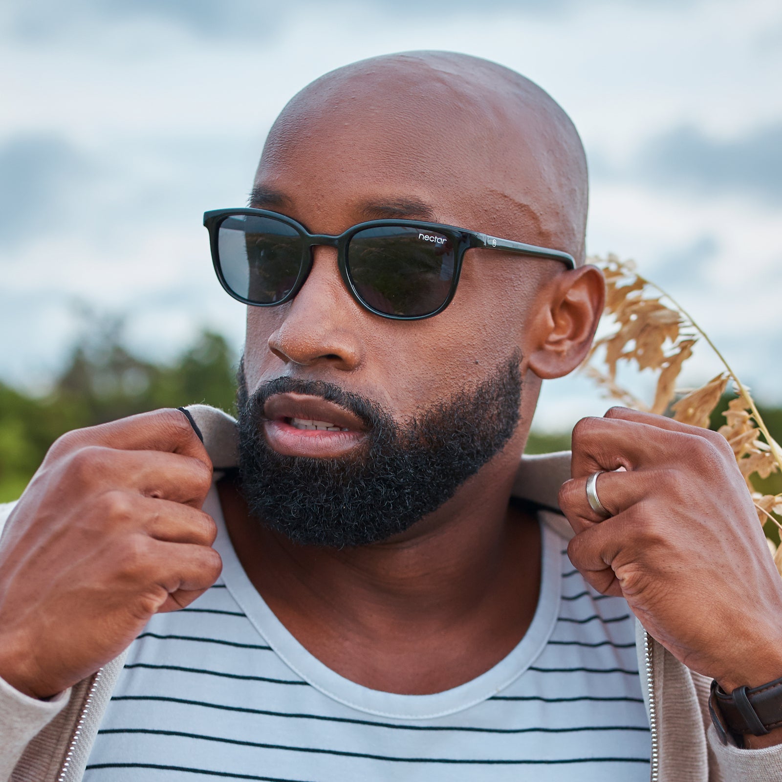 #color_black-frame-black-lens