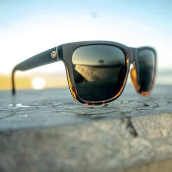 #color_black-and-tortoise-frame-G15-lens