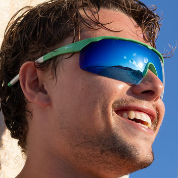 #color_matte-mint-frame-smokey-blue-lens