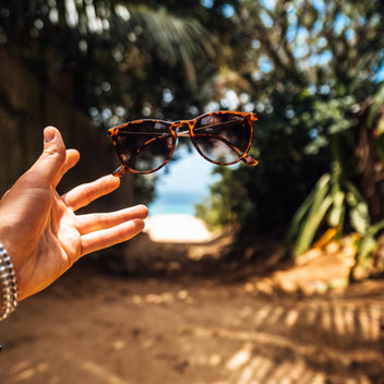 #color_dark-tortoise-frame-gradient-amber-lens