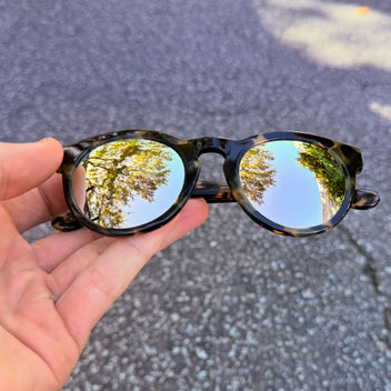 #color_pecan-tortoise-frame-blush-mirror-lens