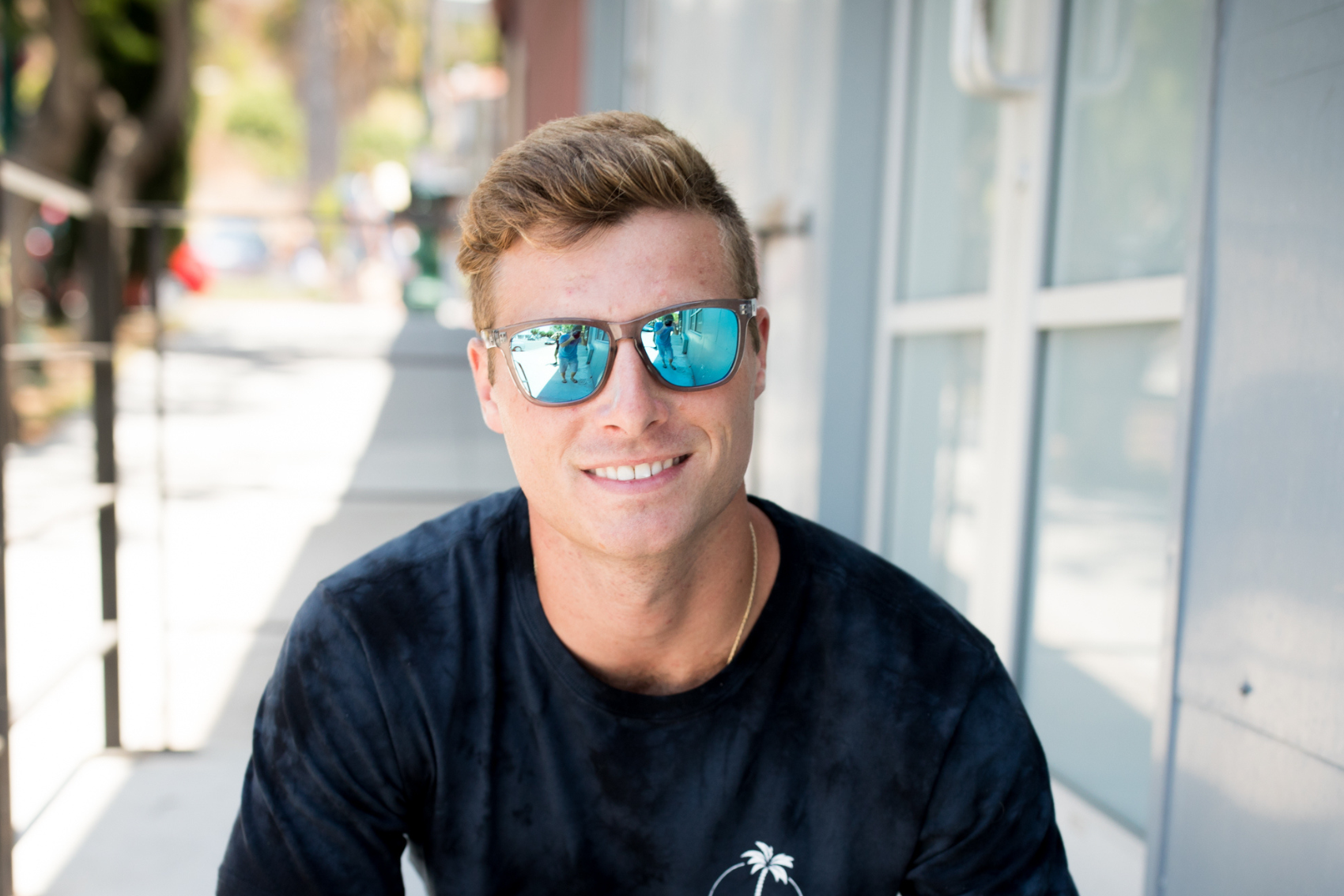 #color_transparent-grey-frame-blue-lens