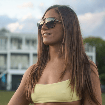 #color_shiny-black-&-honey-tortoise-frame-gradient-smoke-lens