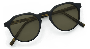 #color_black-frame-g15-lens